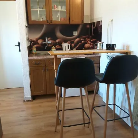 Peaceful Studio Apartman Póla